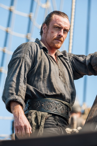 Is Black Sails Star Toby Stephens Related to Maggie Smith? - Parade